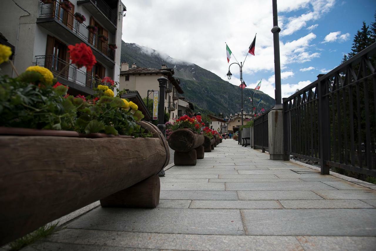 Mulino Del Bianco Apartments La Thuile Exterior photo